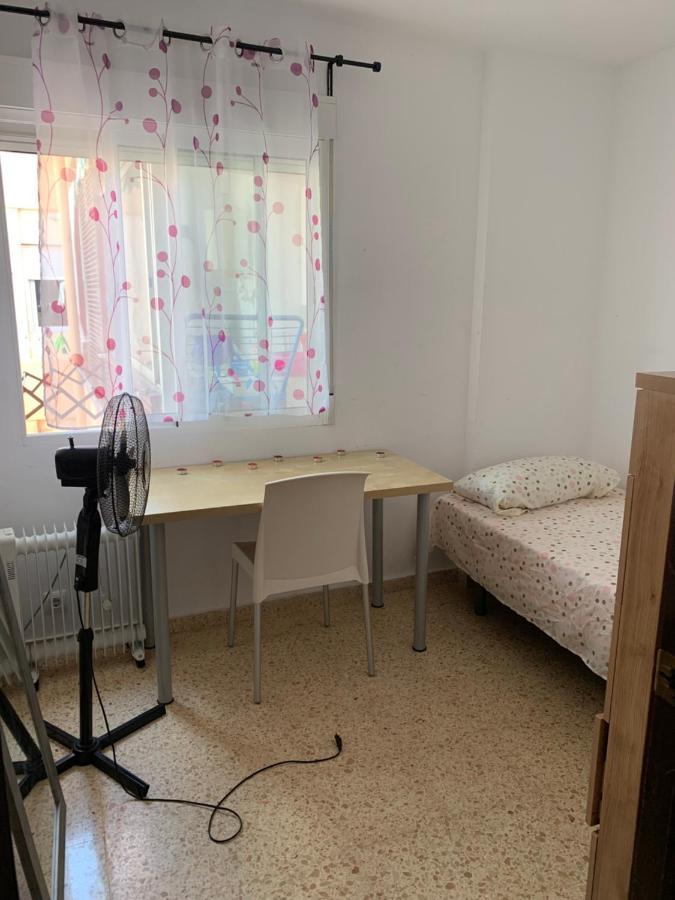 Habitacion Con Cama Individual, Piso Compartido En Avenida Blasco Ibanez Valencia Eksteriør billede