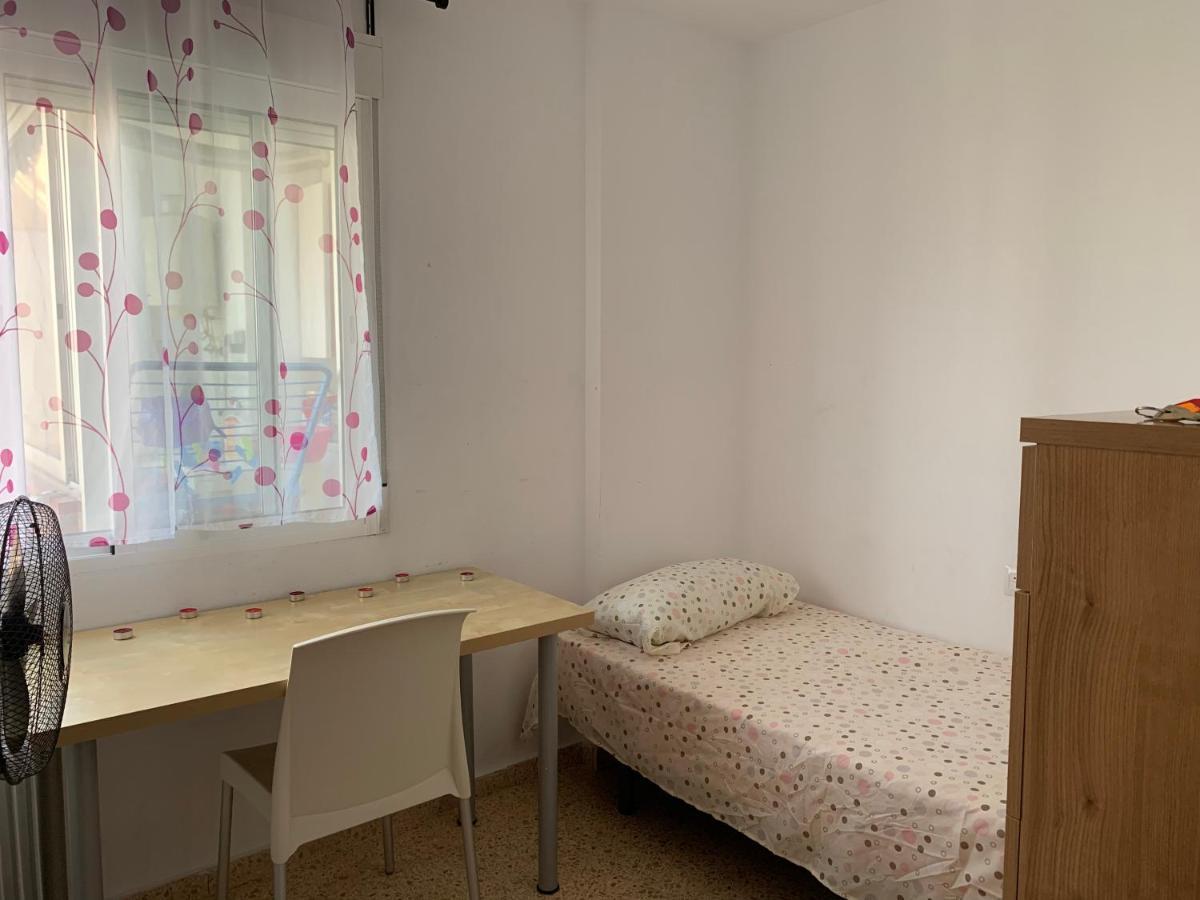 Habitacion Con Cama Individual, Piso Compartido En Avenida Blasco Ibanez Valencia Eksteriør billede