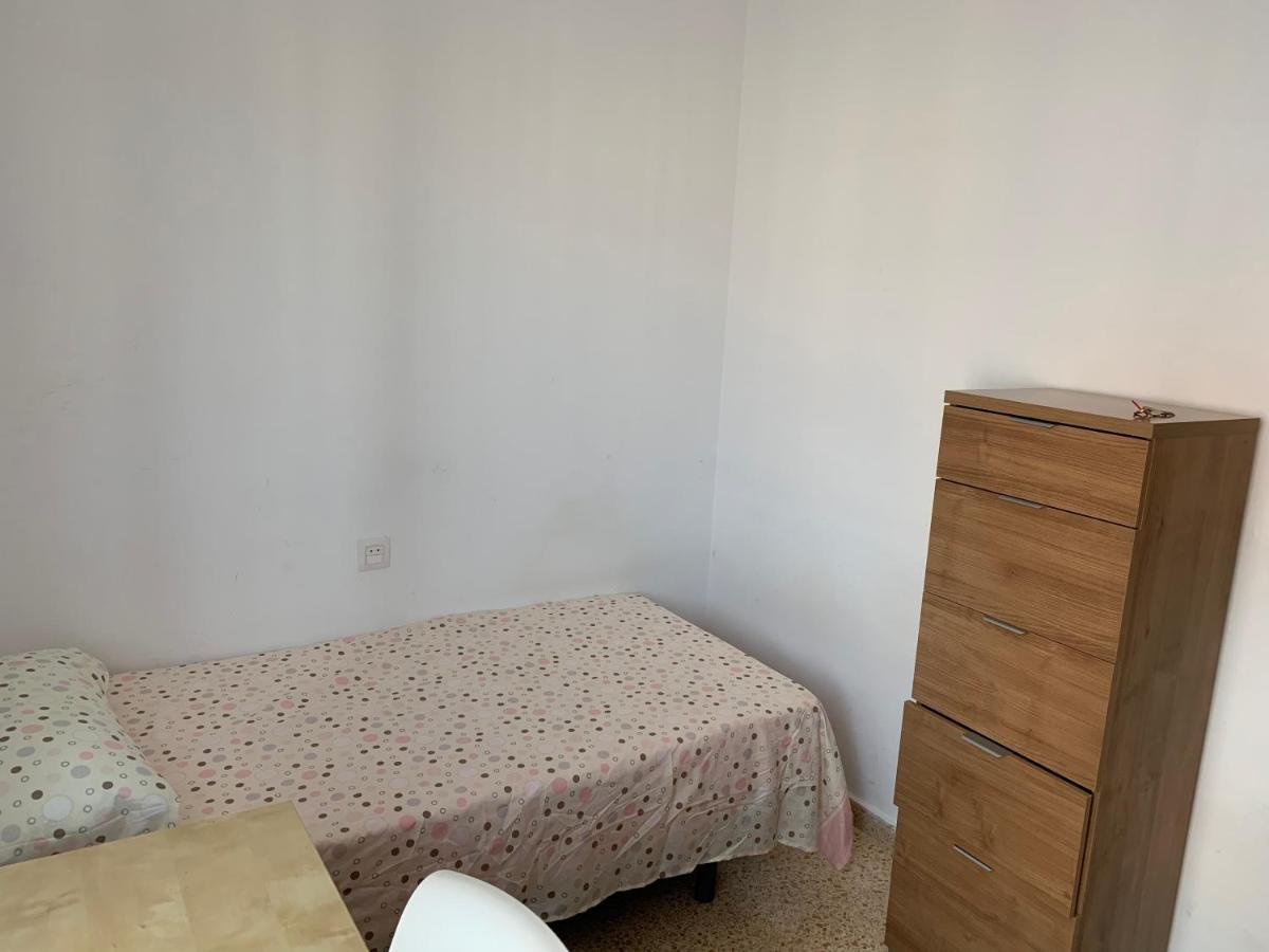 Habitacion Con Cama Individual, Piso Compartido En Avenida Blasco Ibanez Valencia Eksteriør billede