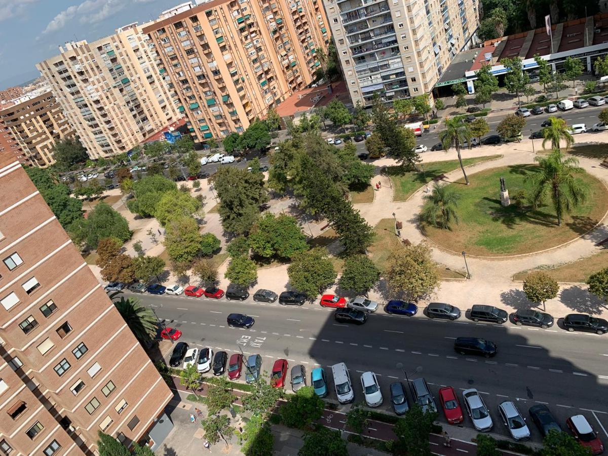 Habitacion Con Cama Individual, Piso Compartido En Avenida Blasco Ibanez Valencia Eksteriør billede