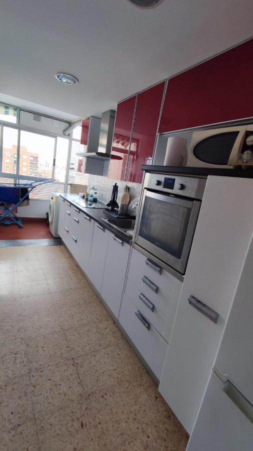 Habitacion Con Cama Individual, Piso Compartido En Avenida Blasco Ibanez Valencia Eksteriør billede