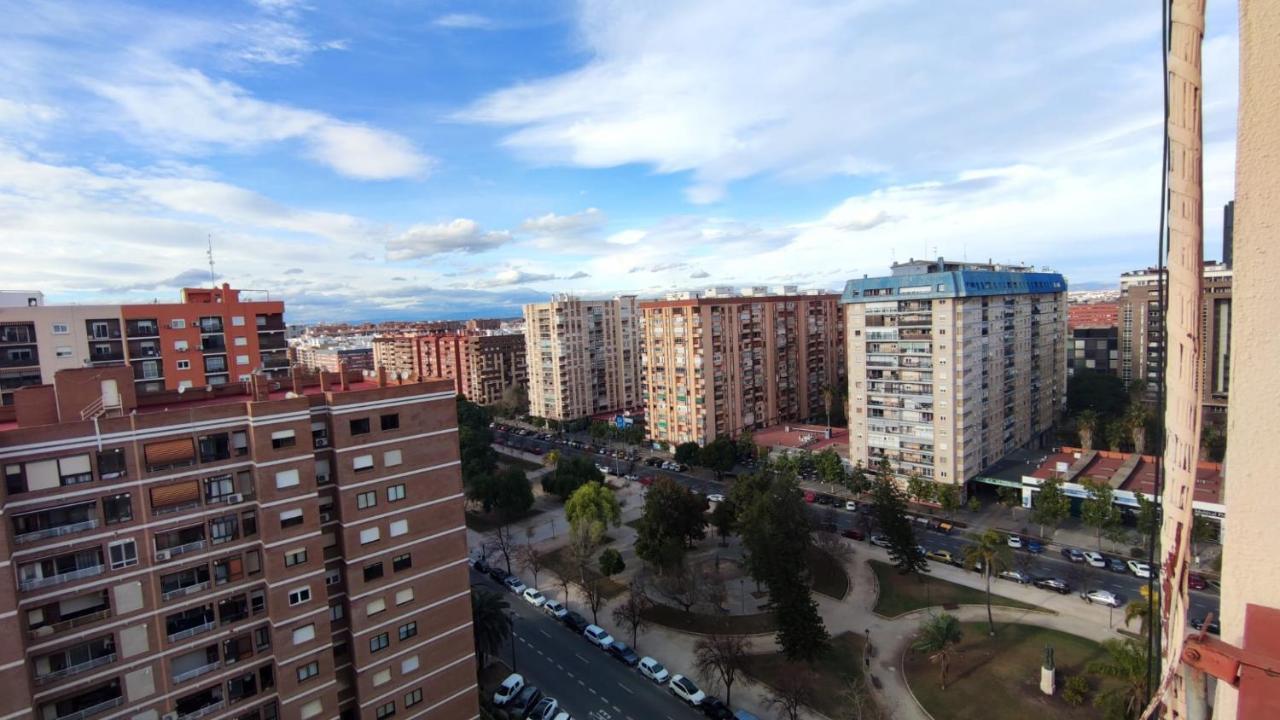 Habitacion Con Cama Individual, Piso Compartido En Avenida Blasco Ibanez Valencia Eksteriør billede