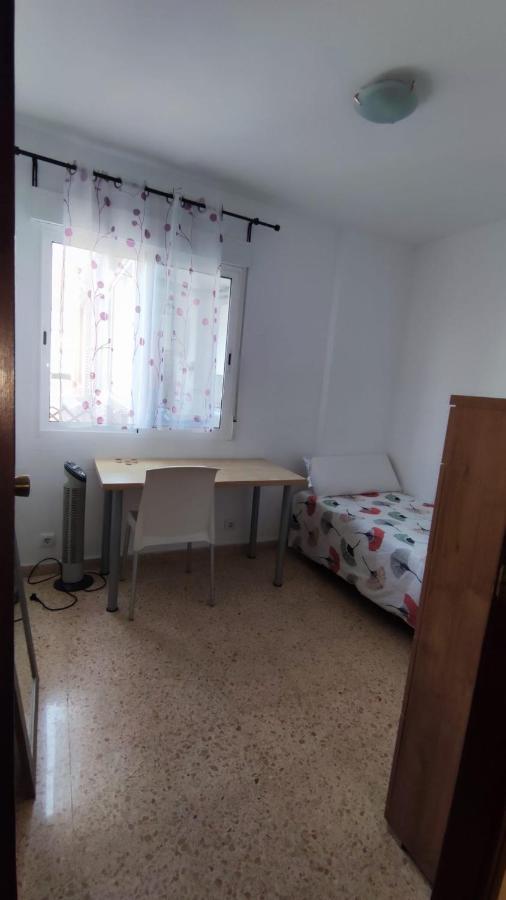 Habitacion Con Cama Individual, Piso Compartido En Avenida Blasco Ibanez Valencia Eksteriør billede